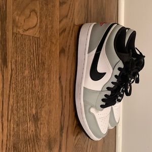 Nike Air Jordan low shoes size 8 1/2